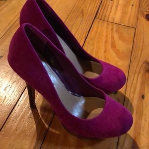 Purple pumps